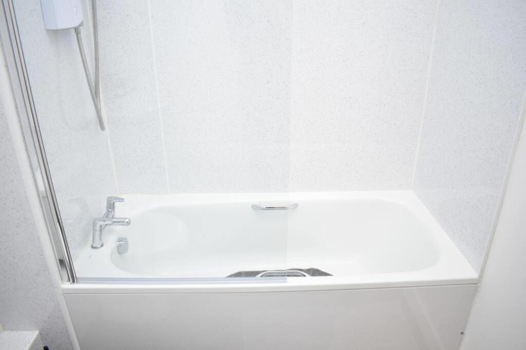 Modern & Bright 1 Bed For 4 Close To City Centre! Эдинбург Экстерьер фото