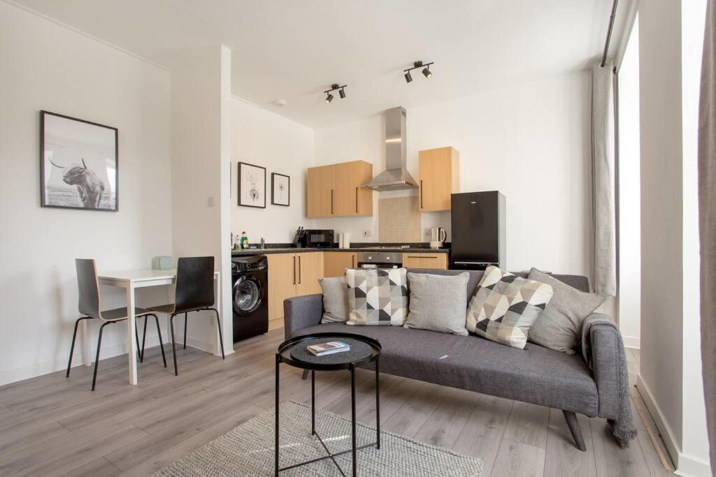 Modern & Bright 1 Bed For 4 Close To City Centre! Эдинбург Экстерьер фото